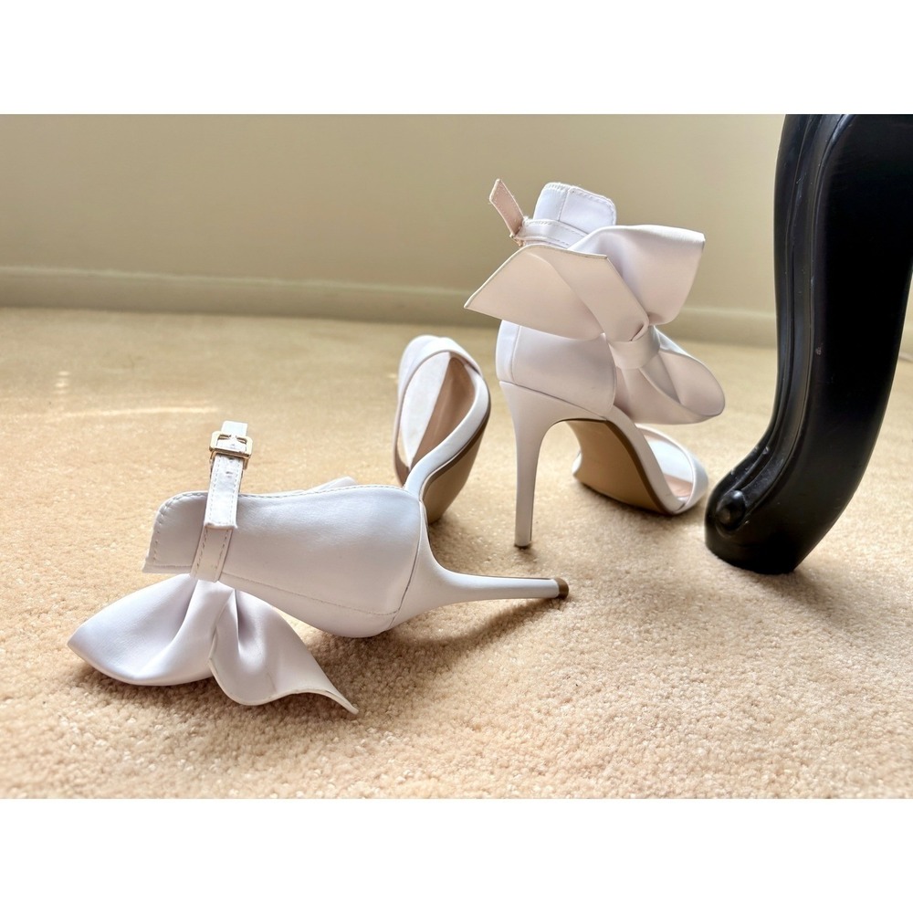 Express Wmn White Satin Oversized Bow Ankle Strap Stiletto Sandals Bridal Prom 8 - Picture 14 of 14